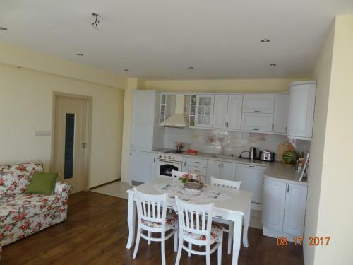 Aneta's Seaside Apartment