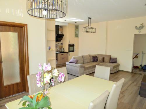 Sea Garden Lux Apartment