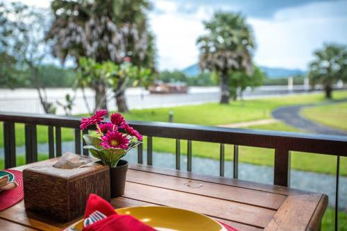 Hotel Kampot River Residence
