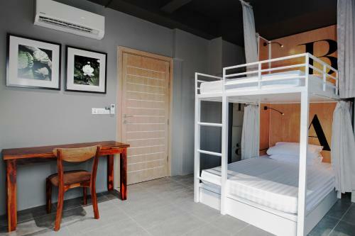 Rs III Location Hostel