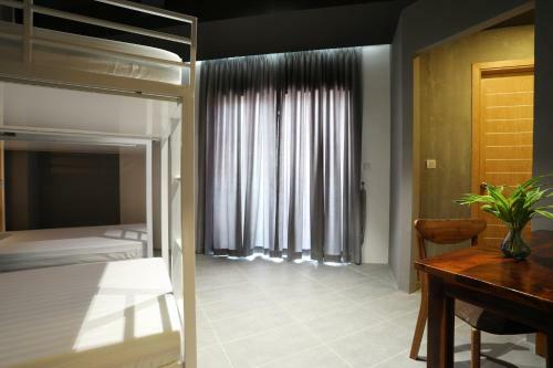 Rs III Location Hostel