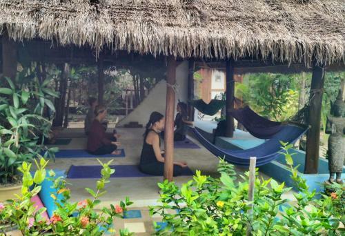 Lodge Blue Indigo Yoga Retreat