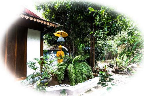 Lodge Blue Indigo Yoga Retreat