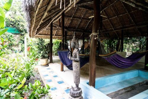 Lodge Blue Indigo Yoga Retreat