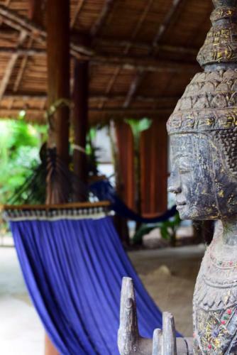 Lodge Blue Indigo Yoga Retreat
