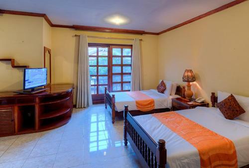 Suryavara Residence Hotel