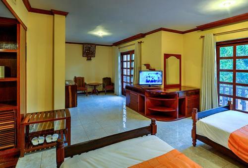 Suryavara Residence Hotel