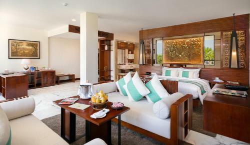 Lotus Blanc Hotel