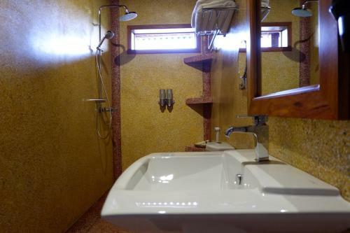 Hotel Samot Baitong Resort