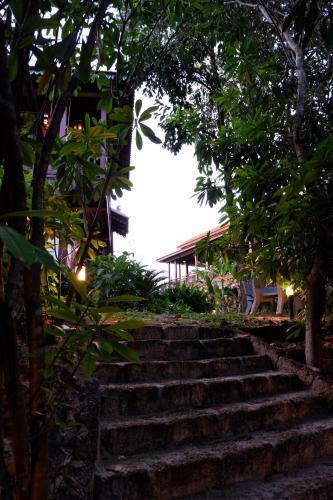 Hotel Samot Baitong Resort