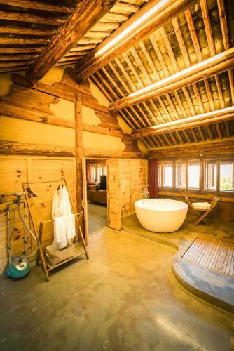 Dali Songhe High-end Vacation Guest House