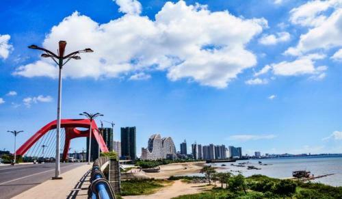 Guanhaige First Line Seaview Apartment