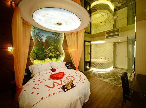 Crystal Theme Hotel