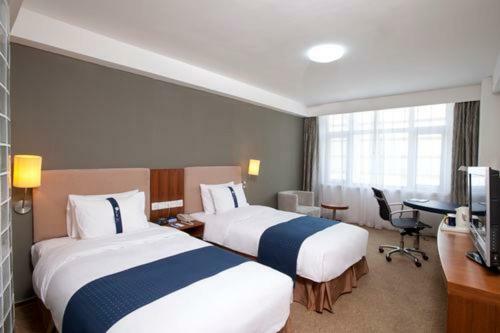 Tianjin Binhai Saint Light Hotel