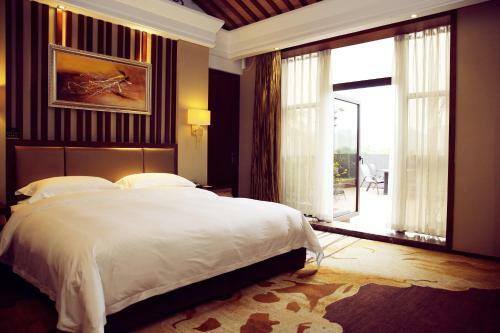 The Projoy River Hotel