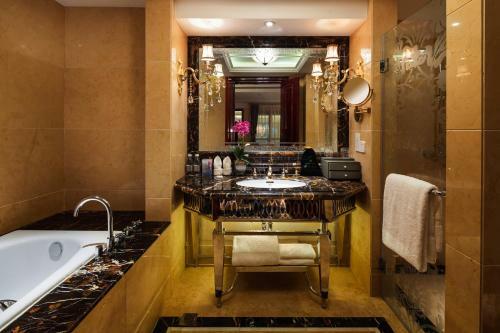 Chongqing Aowei Hotel
