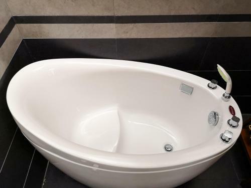 Hotel Easy Stay Deluxe (yangjiajie Branch)