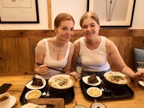 Hotel Easy Stay Deluxe (yangjiajie Branch)