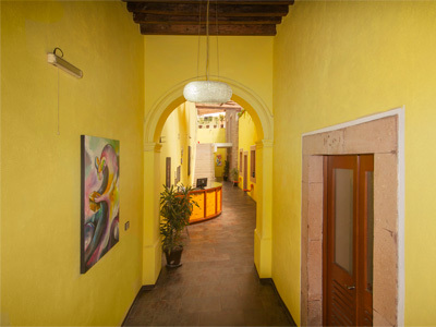 Monteleon Hotel And Suites