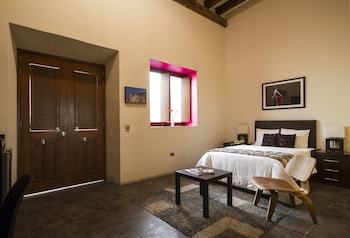 Monteleon Hotel And Suites