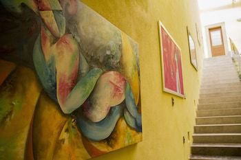 Monteleon Hotel And Suites