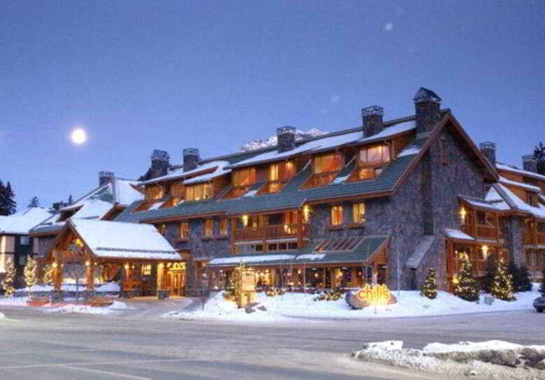 Fox Hotel And Suites