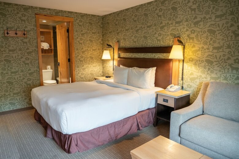 Fox Hotel And Suites