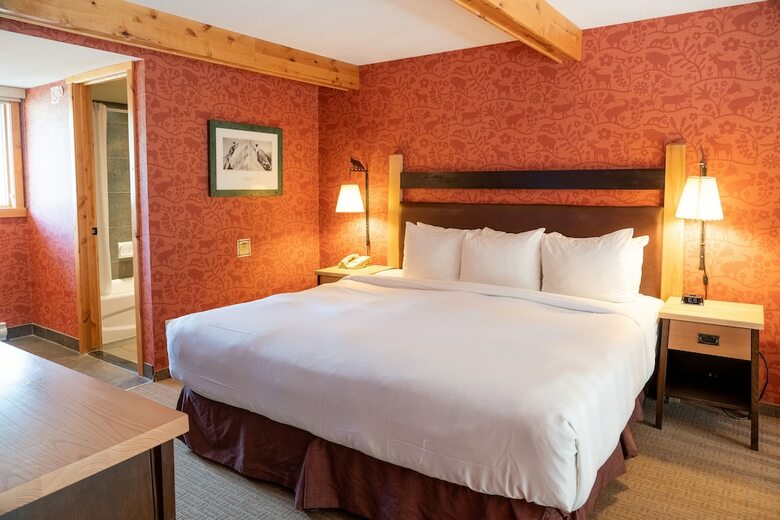 Fox Hotel And Suites