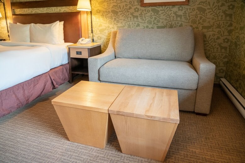 Fox Hotel And Suites