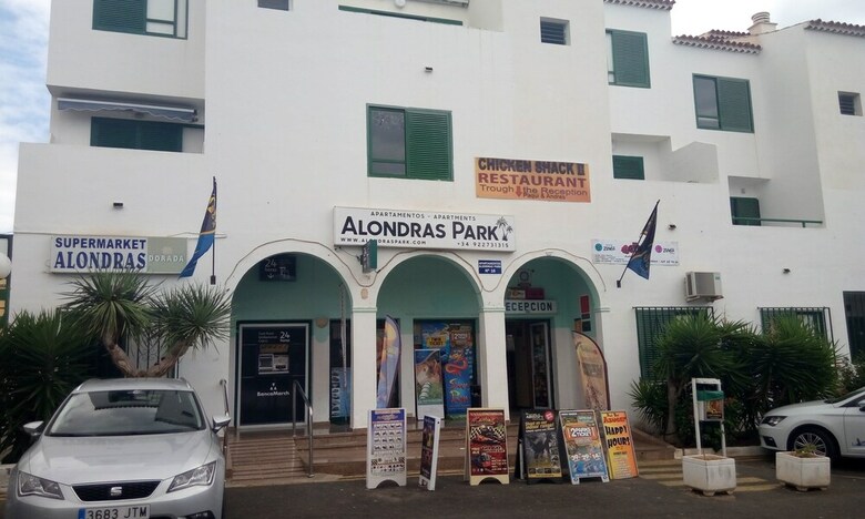 Apartamentos Alondras Park