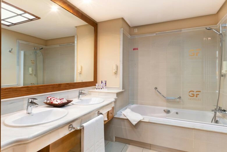 Hotel Gf Gran Costa Adeje