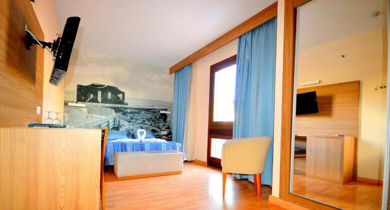 Hotel Adonis Plaza