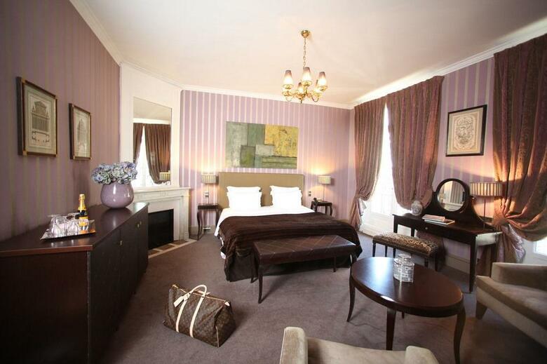 Hotel Champs Elysees Plaza