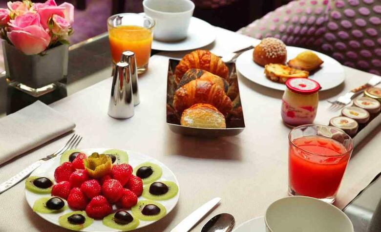 Hotel Champs Elysees Plaza