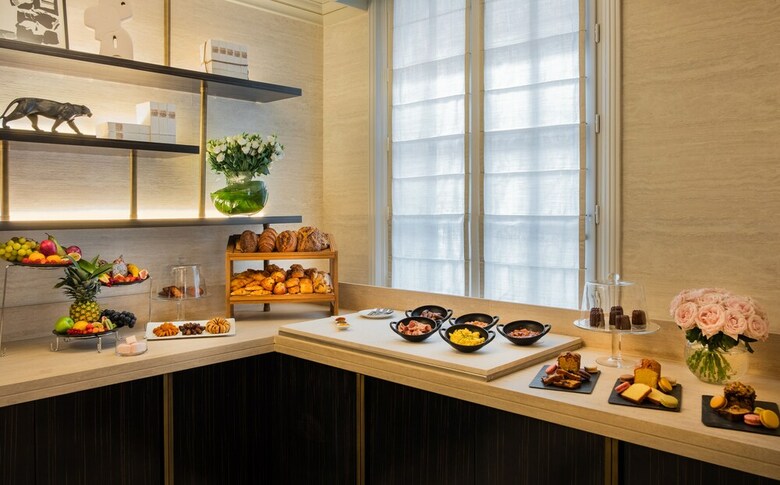 Hotel Champs Elysees Plaza