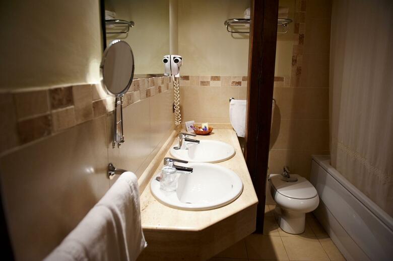 Hotel La Casona De Revolgo