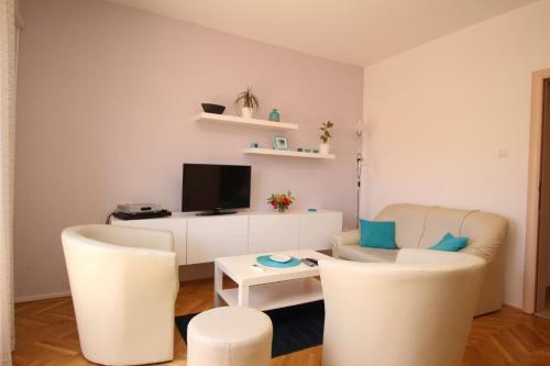Apartments Kucar