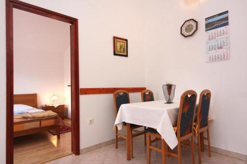Apartments With A Swimming Pool Baska (krk) - 5354