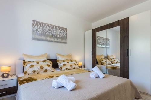 Hostal Topalli Apartments