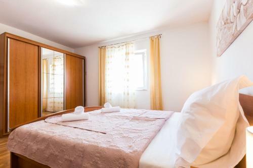 Hostal Topalli Apartments