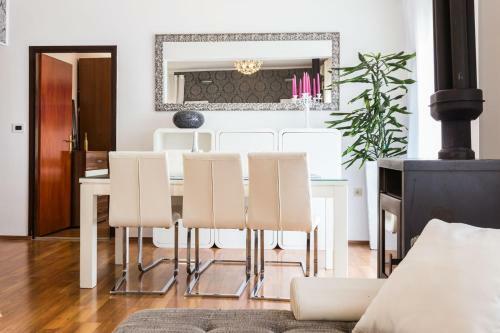 Hostal Topalli Apartments