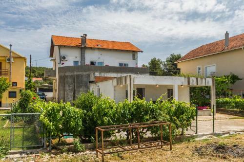 Hostal Topalli Apartments