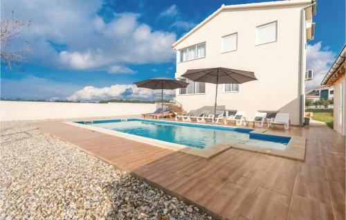 Four-bedroom Holiday Home In Bibinje
