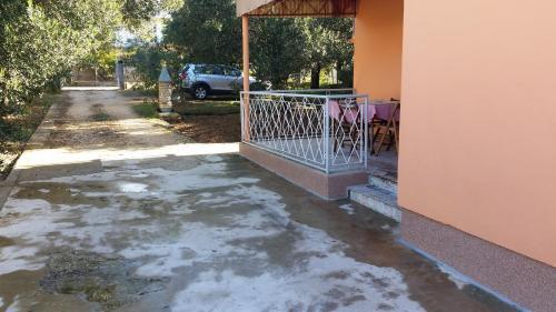 Apartments With A Parking Space Bibinje (Zadar) - 12270