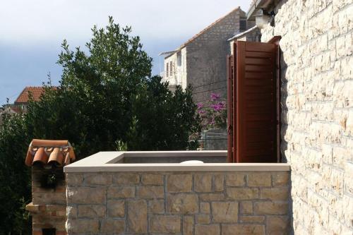 Apartments By The Sea Bol (Brac) - 2905