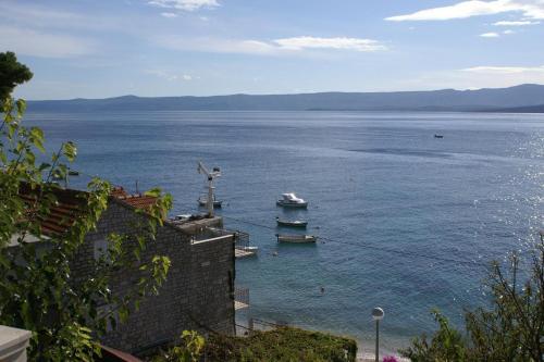 Apartments By The Sea Bol (Brac) - 2905