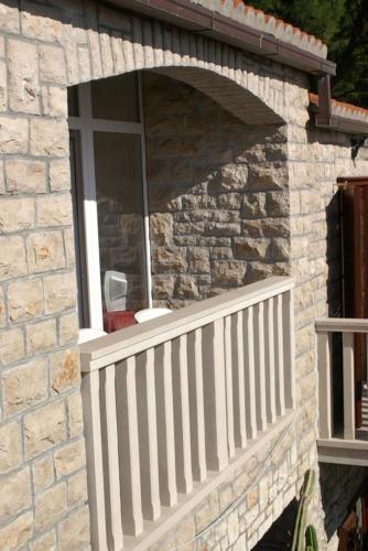 Apartments By The Sea Bol (Brac) - 2905