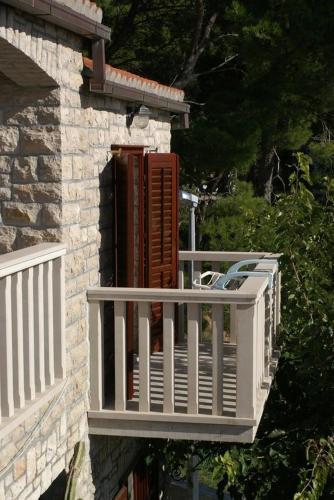 Apartments By The Sea Bol (Brac) - 2905