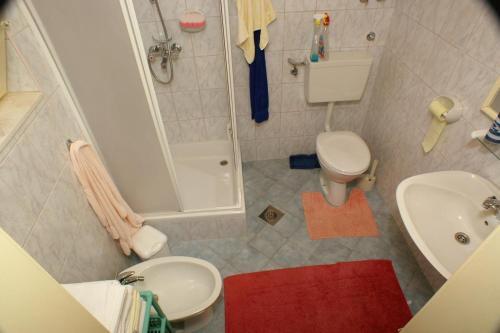 Apartments By The Sea Bol (Brac) - 2905