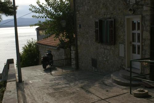 Apartments By The Sea Bol (Brac) - 2905